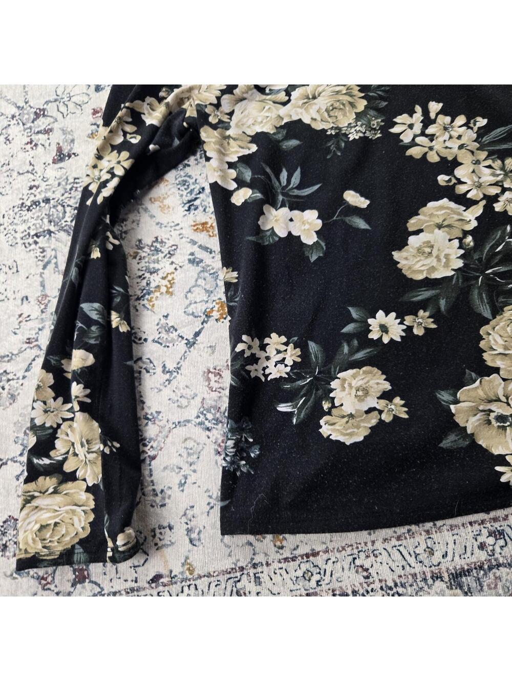 Diana Belle Dark Floral Blouse Top Woman Medium View 3